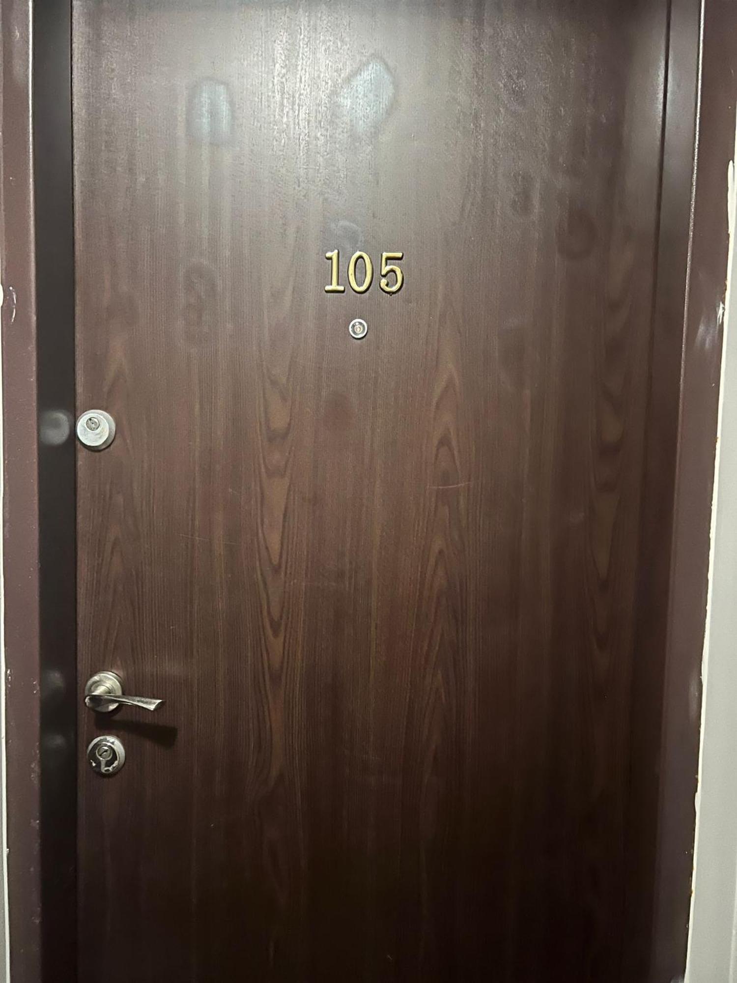 Tranzzit Airport Apartament Отопени Екстериор снимка