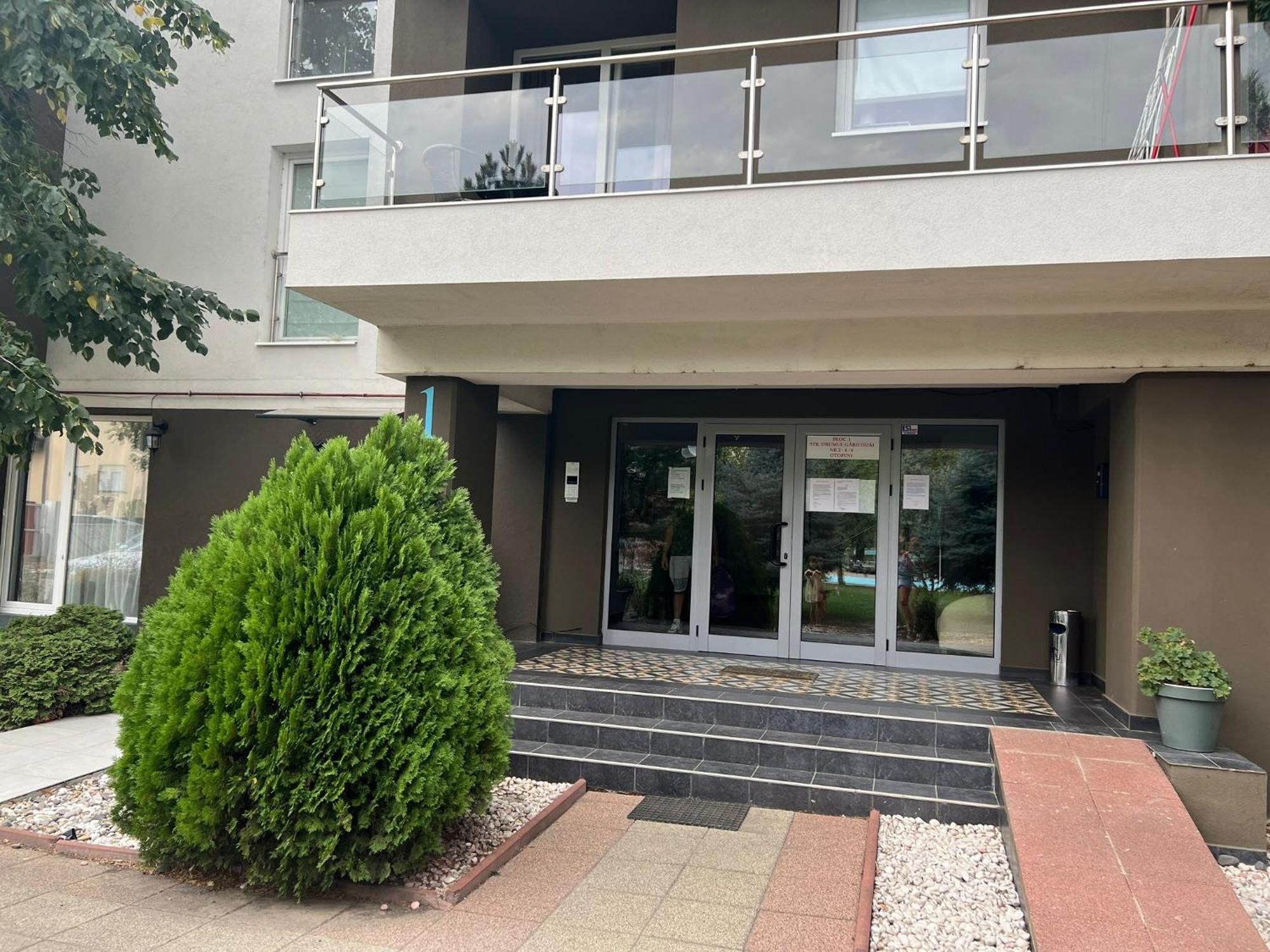 Tranzzit Airport Apartament Отопени Екстериор снимка