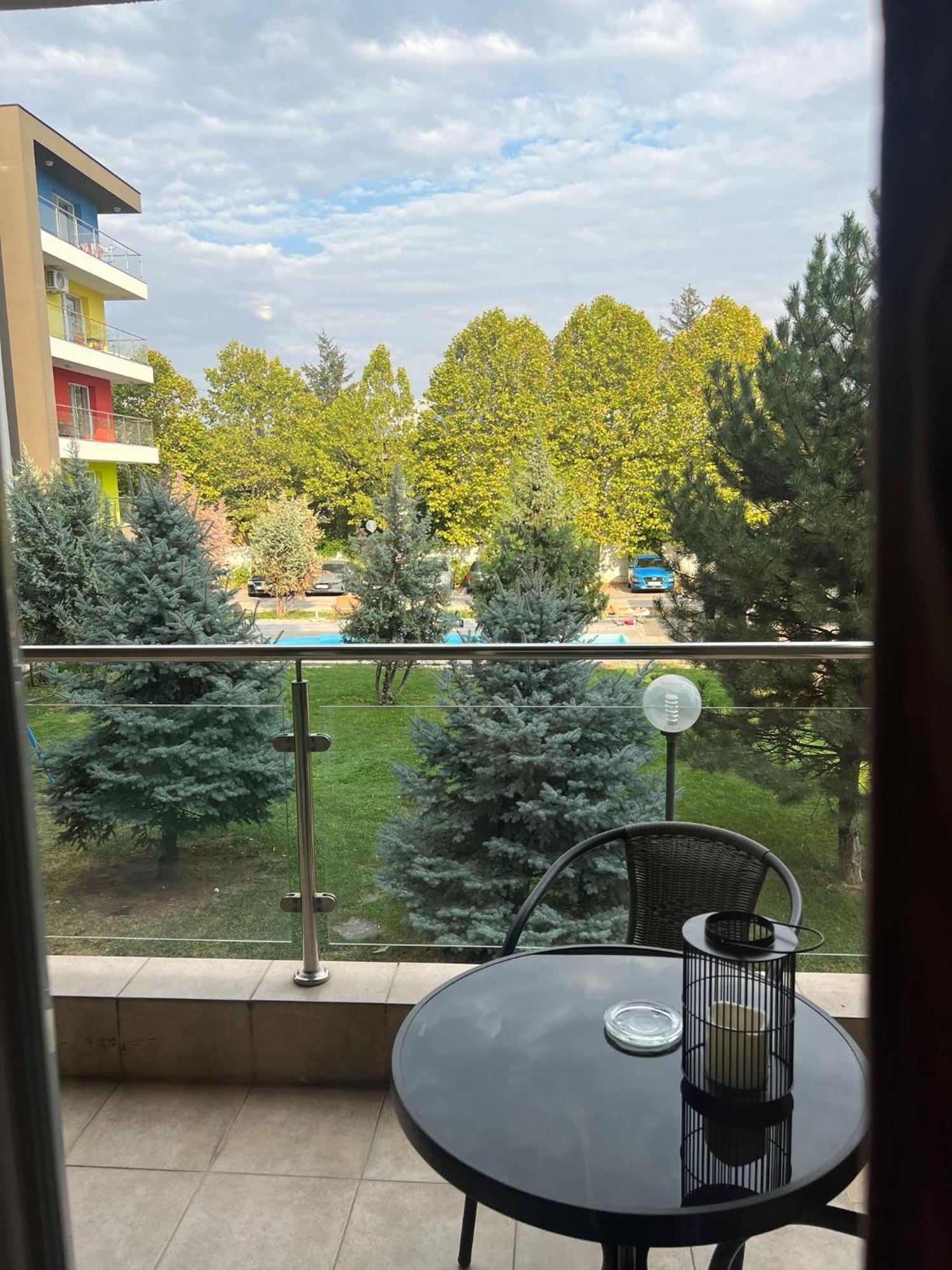 Tranzzit Airport Apartament Отопени Екстериор снимка